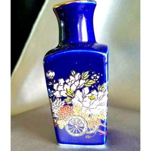 Vintage Japanese Cobalt Blue Gold Porcelain Miniature Bud Vase flowers 4"